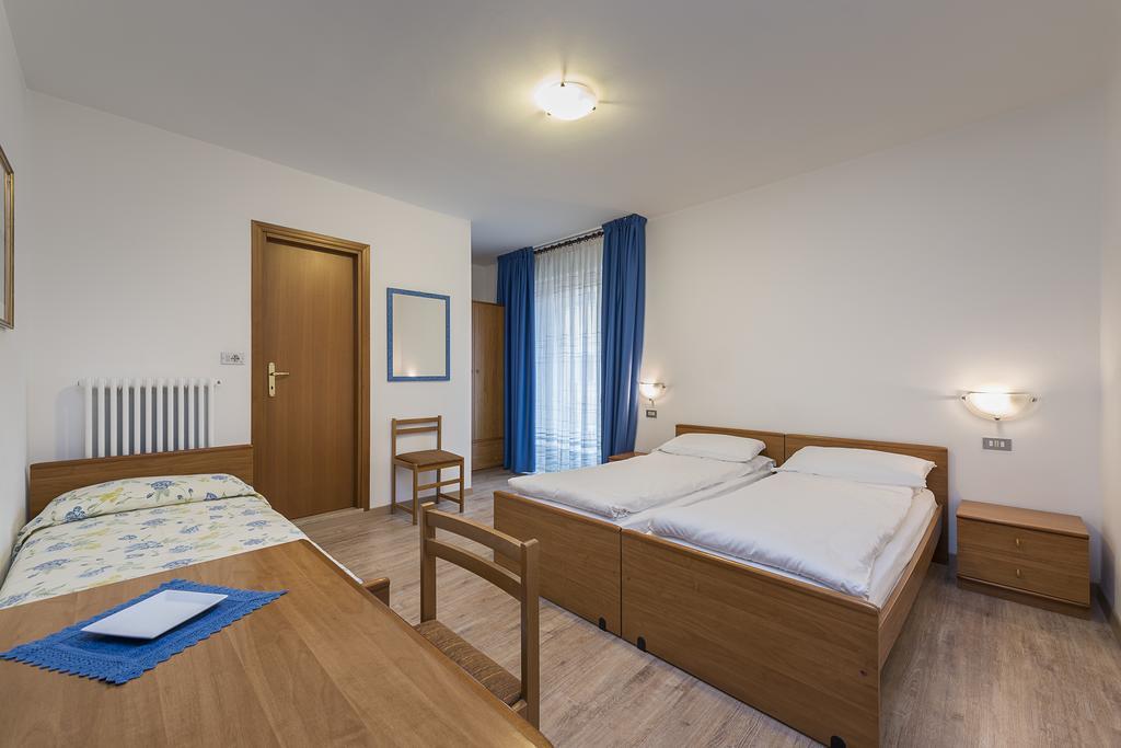 Hotel Villa Al Vento Torbole Sul Garda Pokoj fotografie